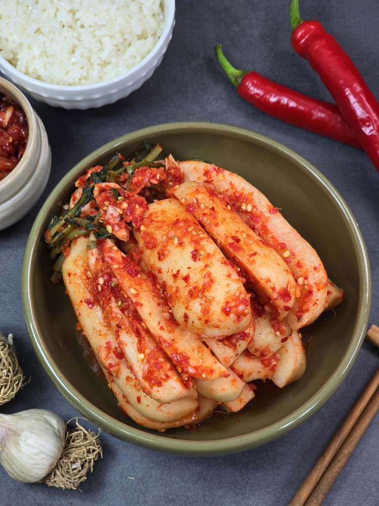 누부야 생고추를 갈아 텁텁하지 않은 총각무김치 1.5kg